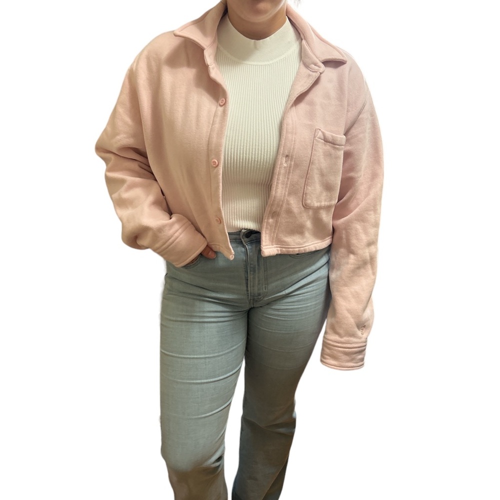 🍁 Cabin Core Beautiful light pink Cozy TNA button sweater size L.